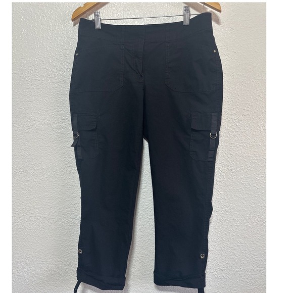 White House Black Market Black Cropped Cargo Pants Womens Size 6 - Picture 1 of 8